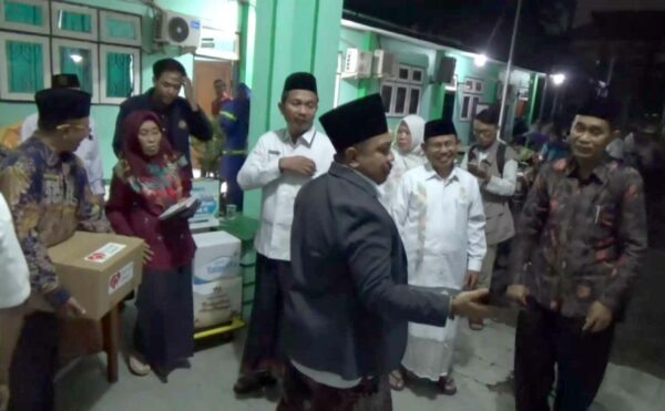 Kemenag Surabaya Makan Bareng Tukang Becak