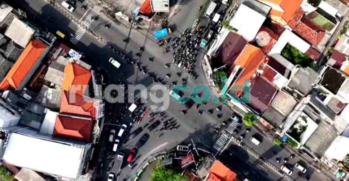 Tangkap layar satelit situasi arus lalulintas di perempatan jalan raya Gedangan, Sidoarjo (Din)