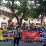 demo pengadilan negeri surabaya