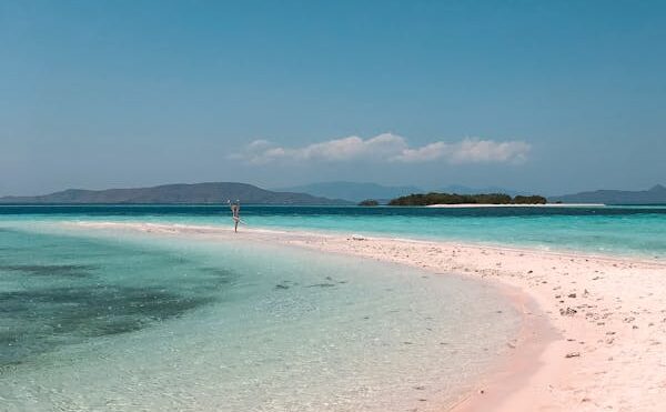 Pantai pink Labuan Bajo