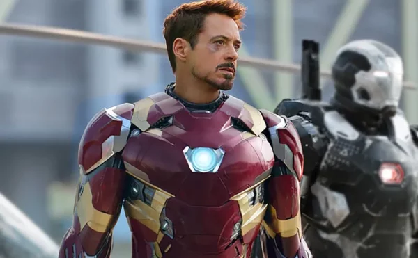 Robert Downey Jt sebagai Iron Man