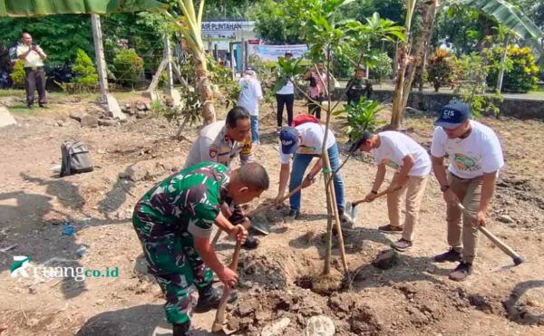 penghijauan PDAM Surya Sembada Kota