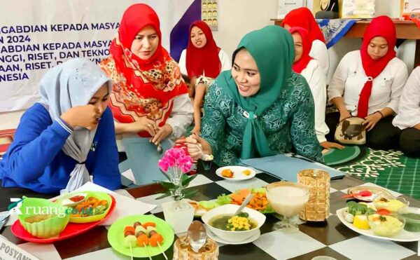 Dosen Unusa Rayakan HUT RI ke-79, Dari Lomba Pijat Tuina Hingga Memasak Menu Sehat Untuk Bayi dan Balita