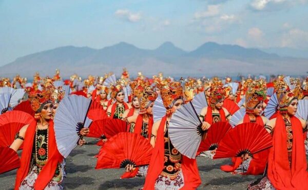 Seni Tari Gandrung Lombok NTB