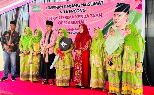 Gus Fawait Serahkan 74 Motor Untuk Muslimat NU ranting Kencong Jember