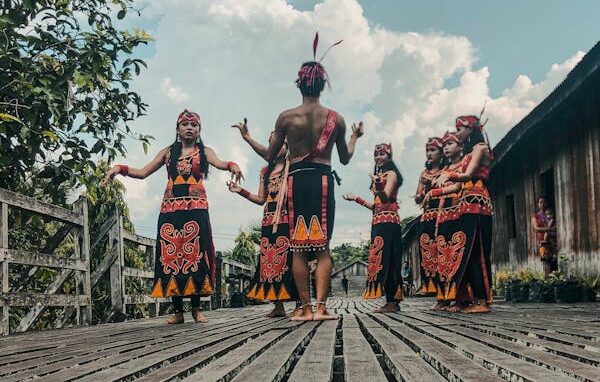 Kesenian tradisional Kalimantan