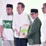 Ketua umum PKB Muhaimin Iskandar Serahkan Dokumen Persetujuan Gus Fawait untuk maju Cabup Jember