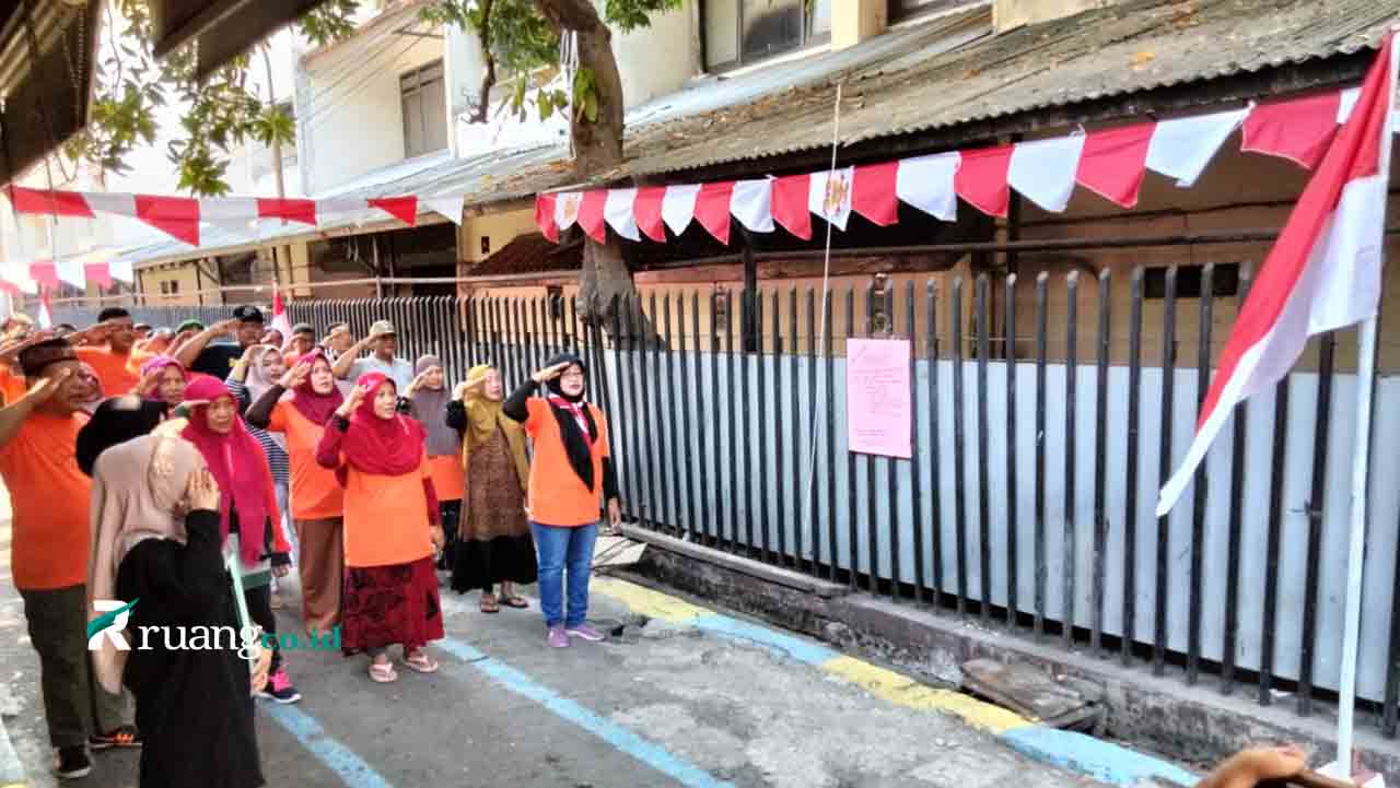 Perayaan dan Harapan HUT RI Ke 79 Bagi Upacara Bendera merah putih Pedagang Kaki Lima Jalur Gaza