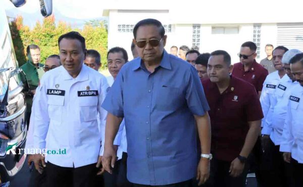 Sambut Presiden RI ke-6 Kepala Kantor Wilayah BPN Jatim monitoring Pacitan Kabupaten Lengkap