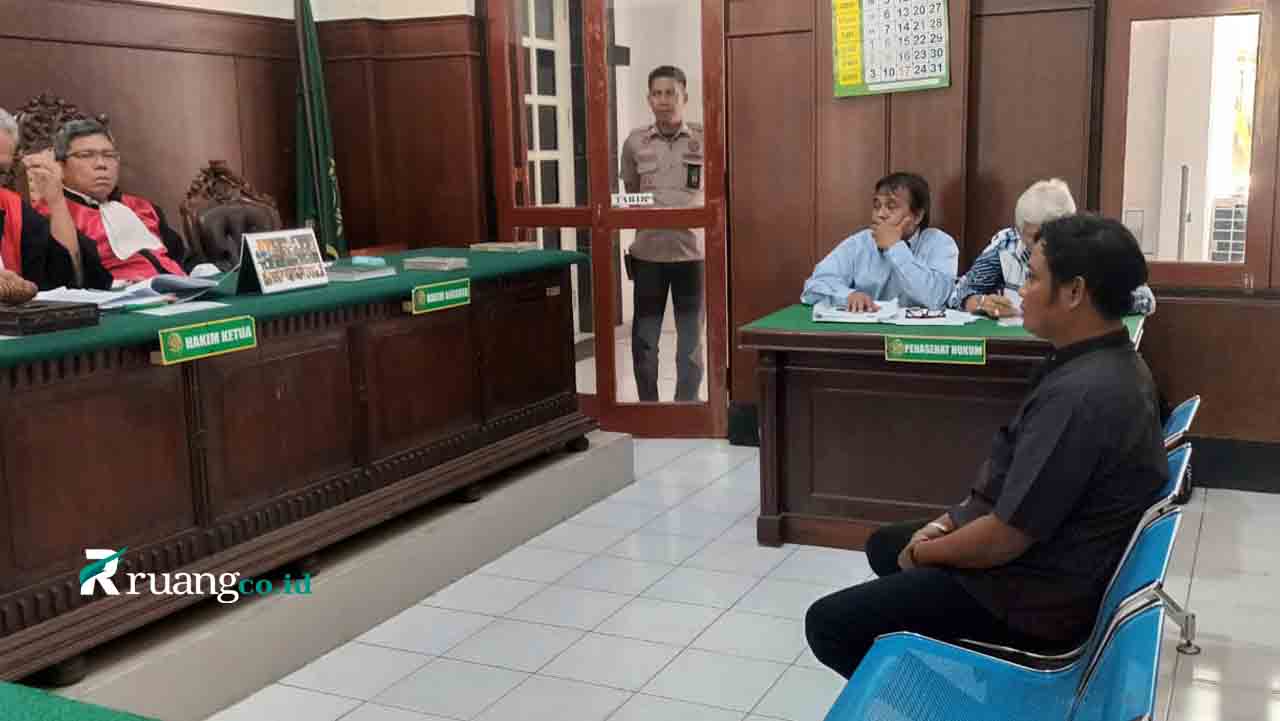 Sidang gugatan Koperasi Semolowaru dan Noer Qodim