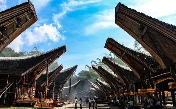 Kesenian Tradisional Sulawesi Selatan