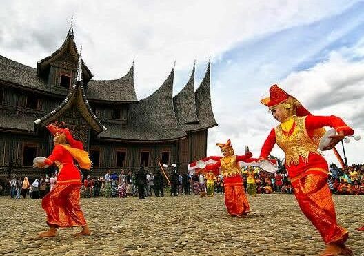 Tari Piring Sumatera Barat