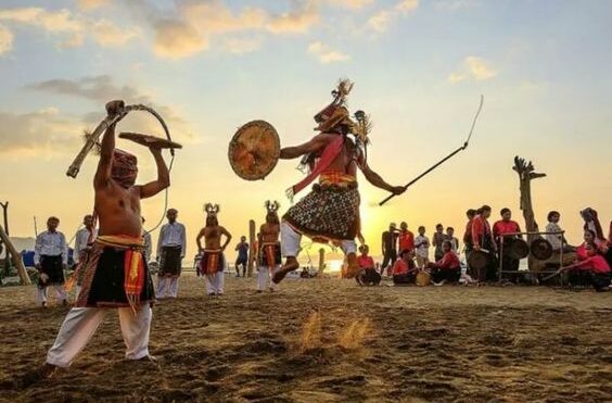 Kesenian Tradisional NTT - Tari Caci