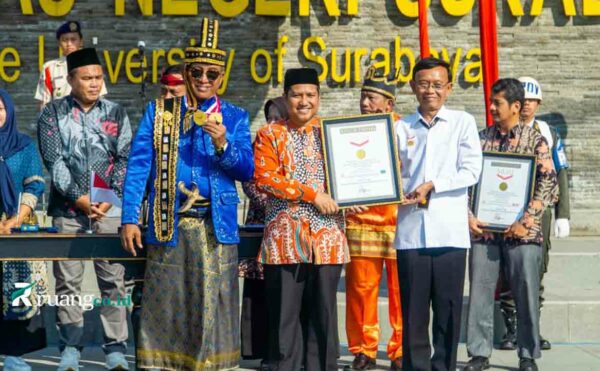 Momentum HUT RI Ke 79 lengkapi One Pesantren One Product (OPOP) Provinsi Jawa Timur catatkan rekor MURI