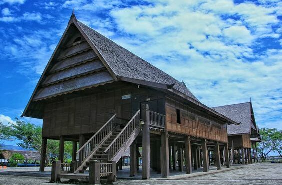 Mengenal budaya kesenian sulawesi barat