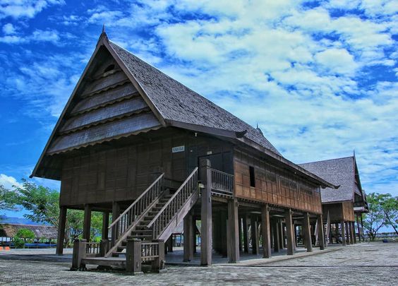 Mengenal budaya kesenian sulawesi barat