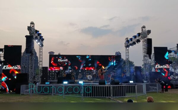 Klantink saat memeriahkan Acara Some See Mie Festival 2024 di Candi Prambanan