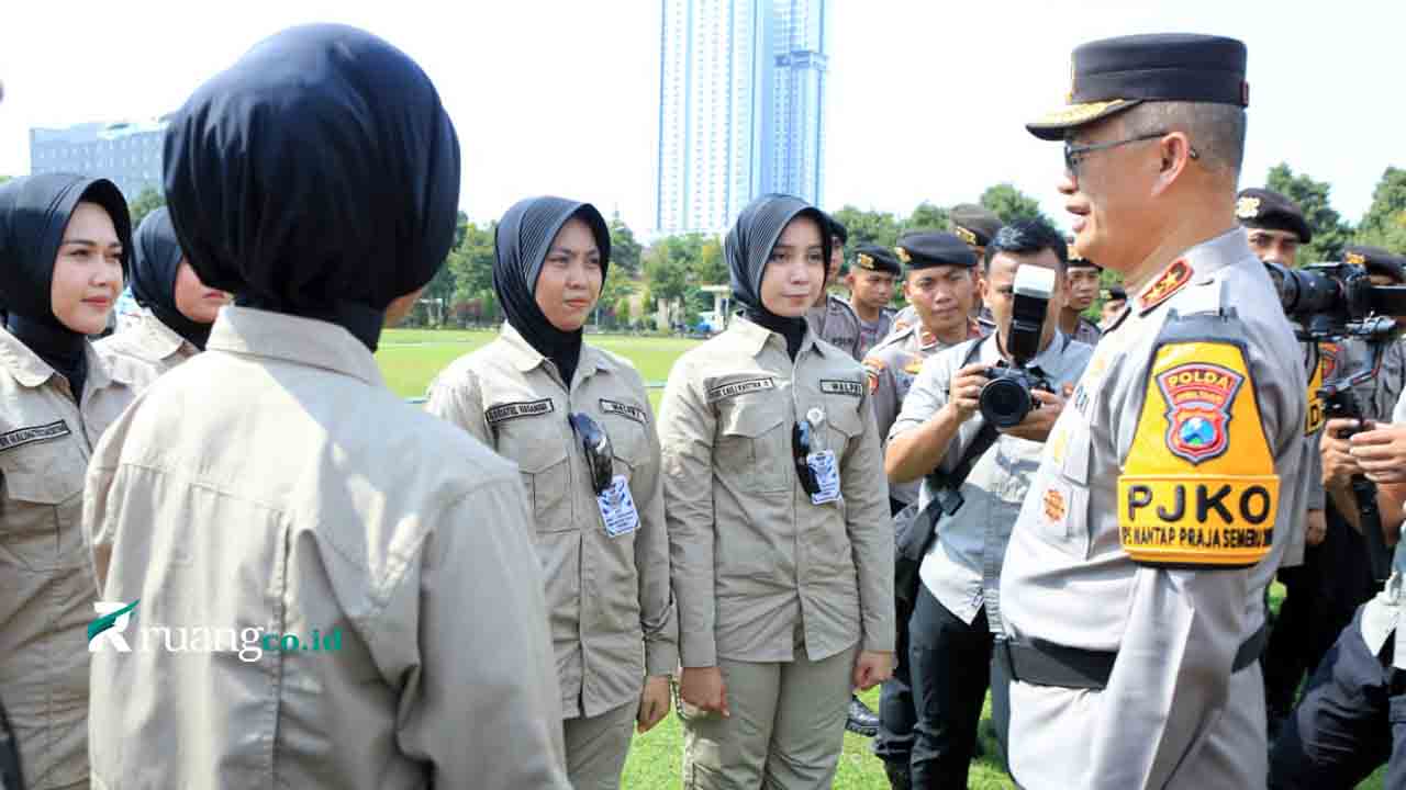 Polda jatim serahkan 113 personel Walpri pilkada jatim 2024