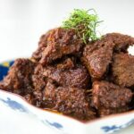 Makanan Indonesia yang bikin Turis Ketagihan, Rendang