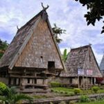 Rumah adat Slawesi Tengah