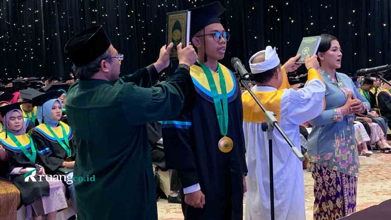 wisuda predikat cumlaude penerima KIPK mahasiswa Unusa