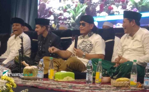 Gus Miftah Gebyar Shalawat Hari Santri Nasional