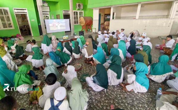 Pawai Hari Santri MI At Taqwa penjaringan surabaya