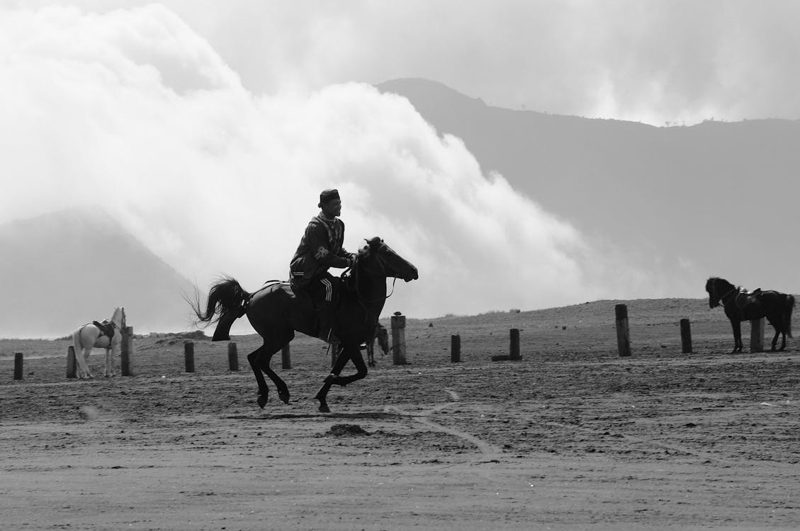 Suku Tengger penjaga kaki di gunung Bromo