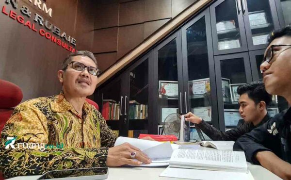 Dr. Hufron pakar hukum tata negara dari Universitas 17 Agustus Surabaya