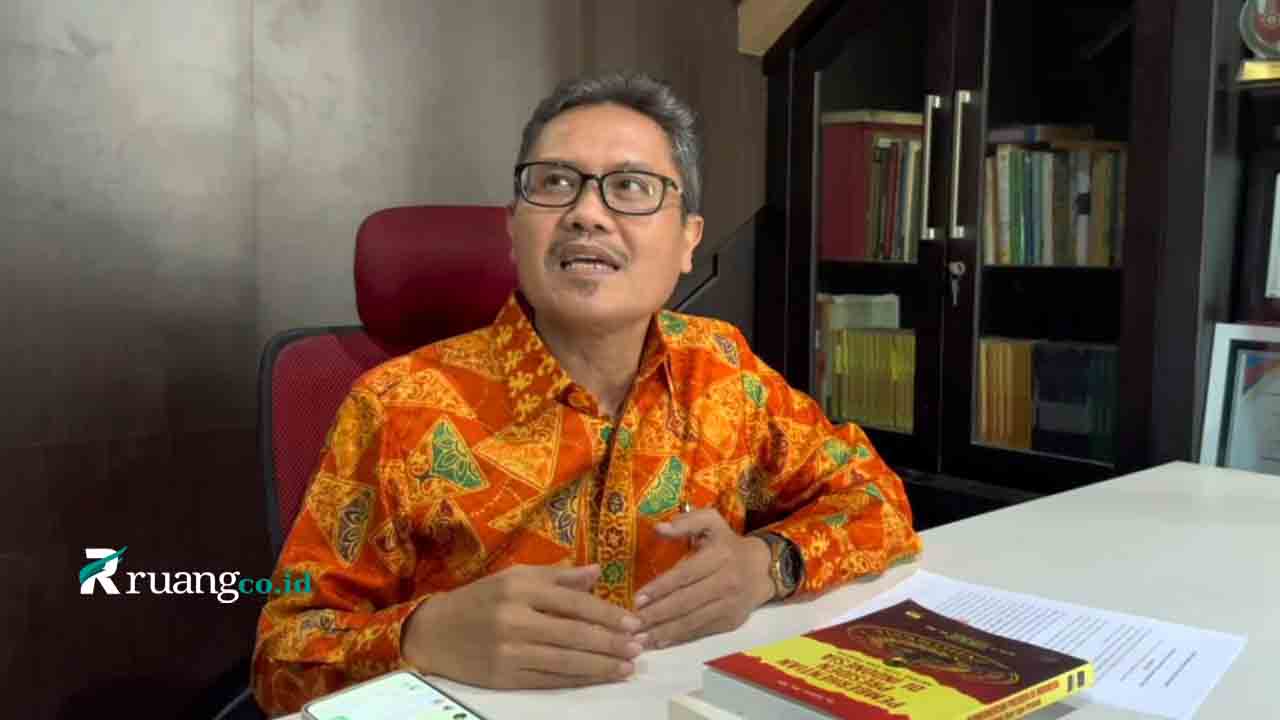 Dr. Hufron, pakar hukum tata negara dari Universitas 17 Agustus 1945 (UNTAG) Surabaya