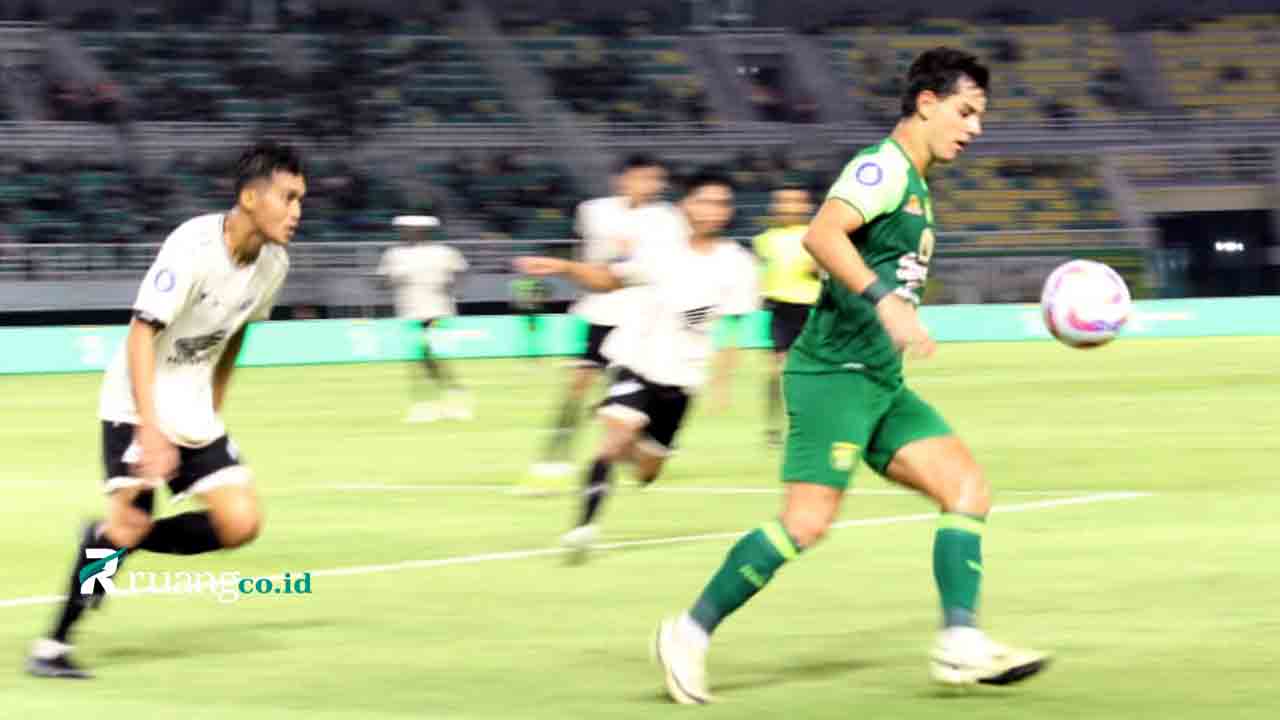 Persebaya Surabaya vs PSM Makassar