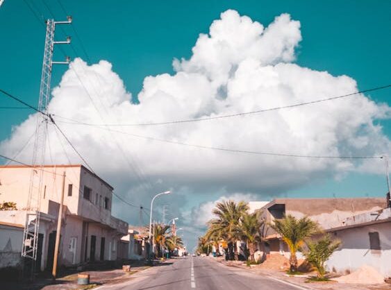 Berat awan cumulonimbus yang bisa mencapai 1 ton