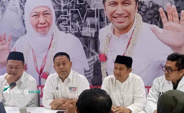 Hasil rekapitulasi formulir C Khofifah-Emil