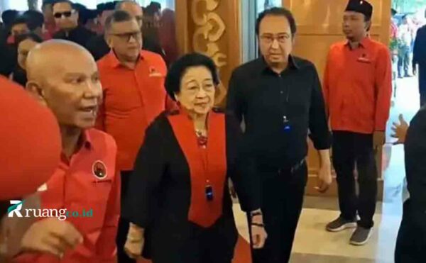 Megawati turun gunung menangkan Risma Gus Hans