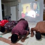 Nobar Timnas Indonesia di Masjid Al-Haq Surabaya