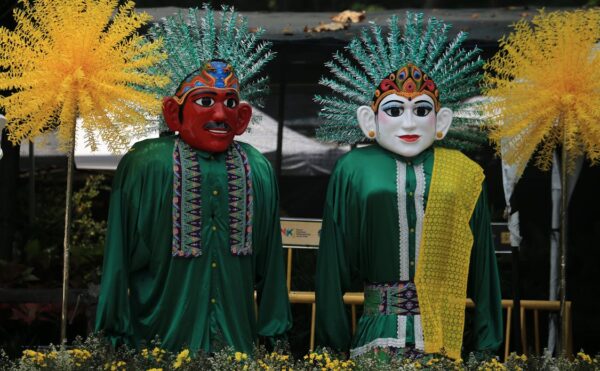 Kesenian tradisional dari Jakarta Ondel-ondel