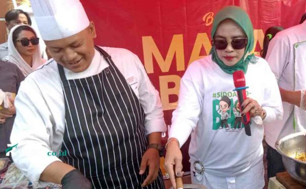 Cawabup Mimik jadi chef dadakan