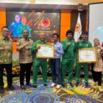 Suasana pemberian penghargaan KONI Jatim Award 2024 di Hotel Mercure Surabaya.