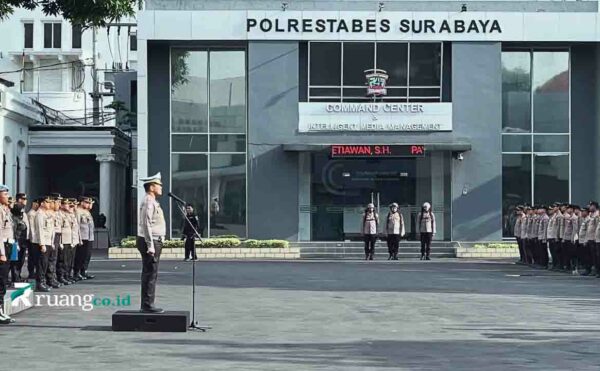 rekayasa lalu lintas Polrestabes Surabaya tahun baru 2025