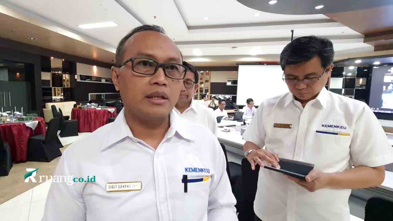 Kepala Direktorat Jenderal Pajak (DJP) Jatim 1, Sigit Danang Joyo Dampak kenaikan PPN 12 persen pada daya beli