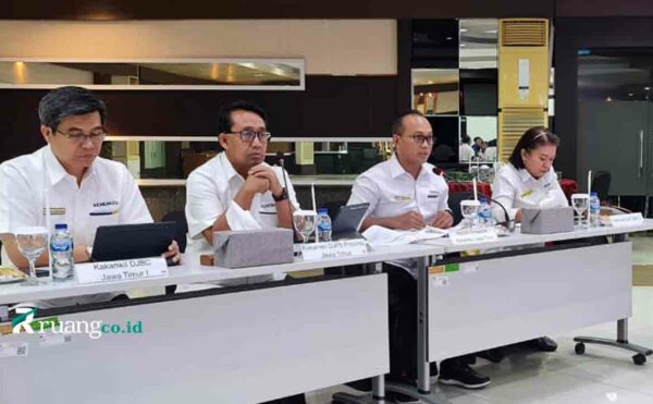 Jawa Timur mencetak surplus APBN Rp100,5 triliun pada akhir 2024.