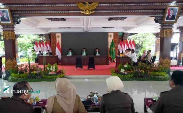 Kajati Jatim, Dr. Mia Amiati, hadiri Sidang Penetapan Perwalian Anak