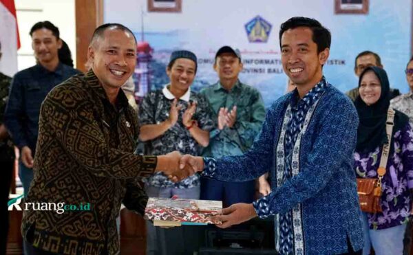 Studi Banding DPRD Jatim Diskominfo Bali