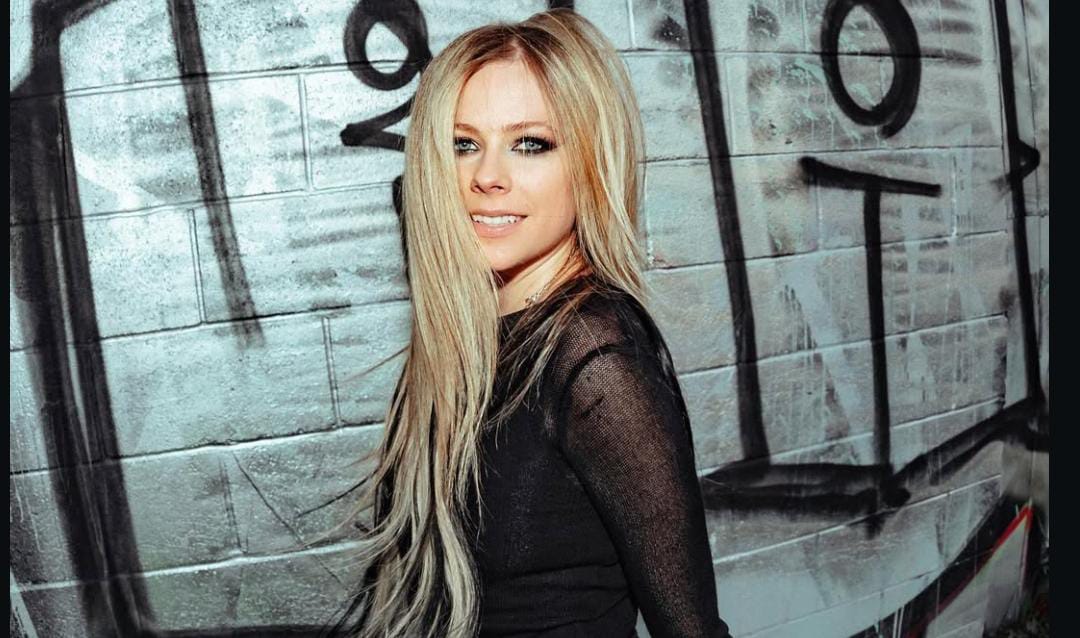 Lirik Lagu Avril Lavigne "I'm With You"