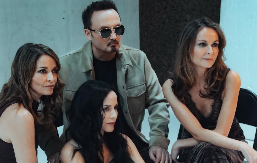 Lirik Lagu The Corrs All The Love in The World