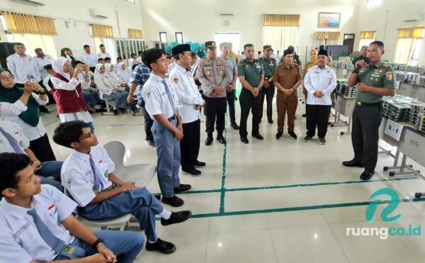 makan bergizi gratis MAN Kota Surabaya