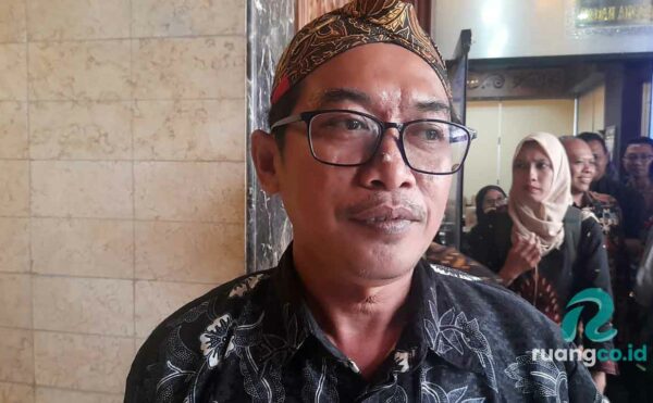 Aduan guru honorer di komisi E DPRD Jatim