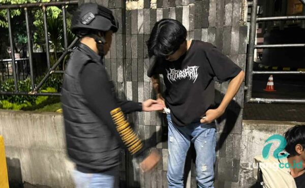 konvoi perguruan silat dibubarkan patroli Jogoboyo Surabaya