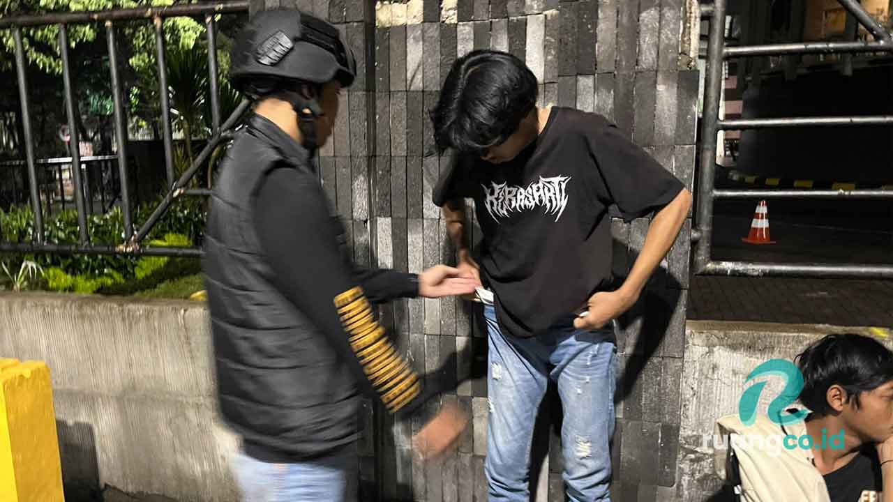 konvoi perguruan silat dibubarkan patroli Jogoboyo Surabaya