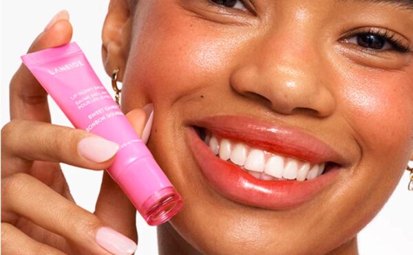 Laneige Lip Glowy Balm Sweet Candy serum bibir untuk garis halus